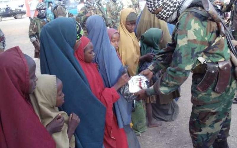 بالصور.. حملة لإغاثة منكوبي الصومال