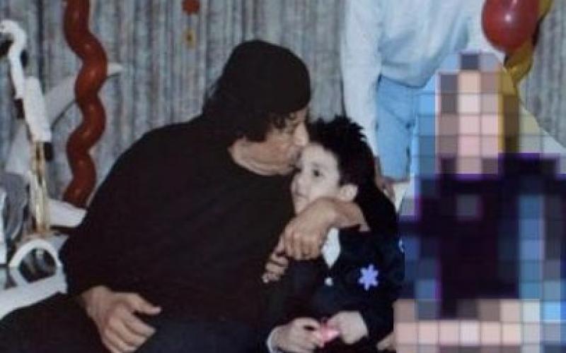 صور نادرة للقذافي وأبنائه