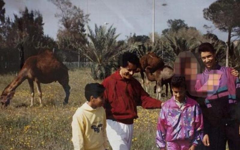 صور نادرة للقذافي وأبنائه
