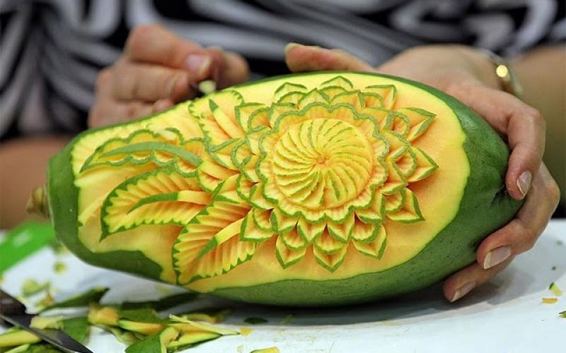 أعمال فنية للنحت على الخضروات والفاكهة