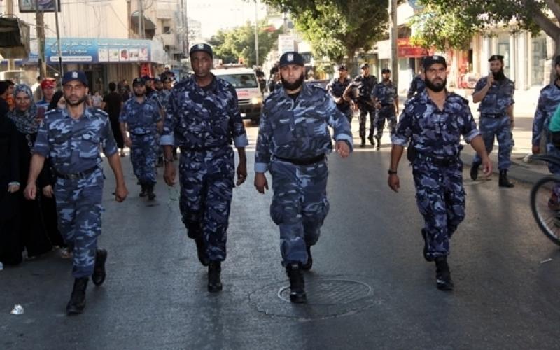 بالصور .. الداخلية تنظم مسيراً عسكرياً