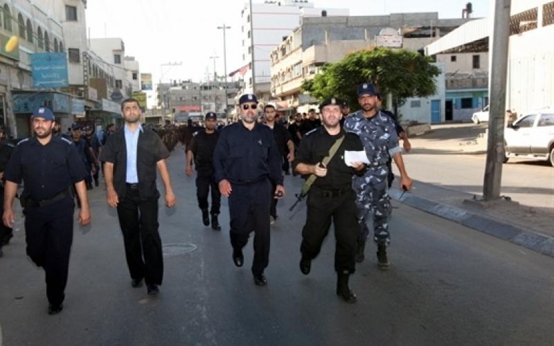 بالصور .. الداخلية تنظم مسيراً عسكرياً