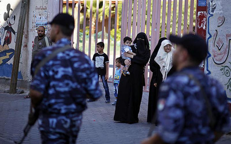 بالصور .. الداخلية تنظم مسيراً عسكرياً