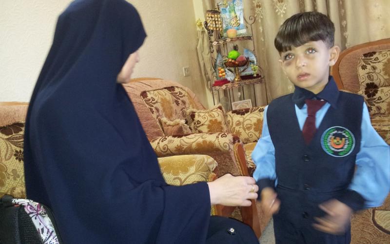 صور.....أصغر أسير محرر يدخل "الروضة"