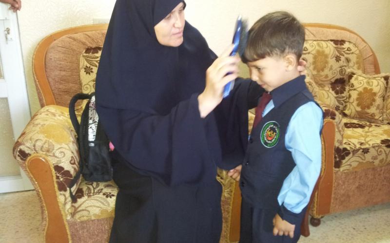 صور.....أصغر أسير محرر يدخل "الروضة"