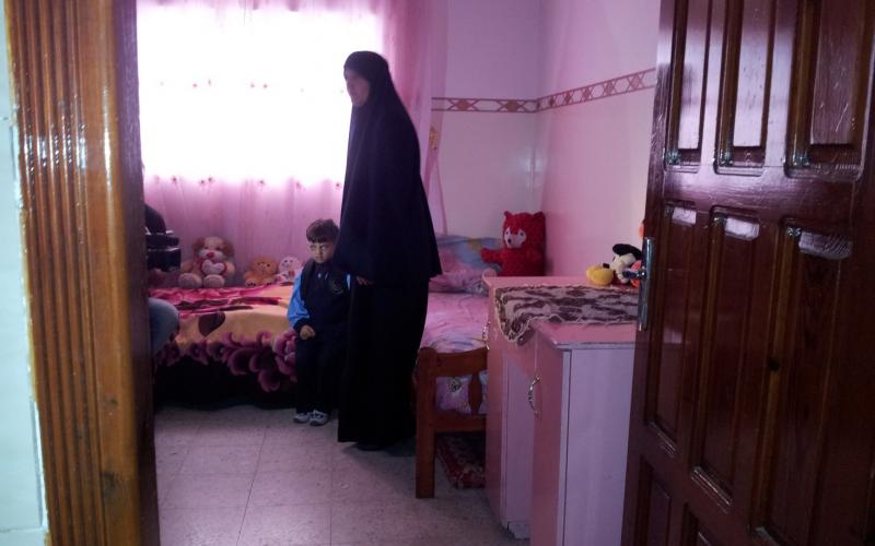 صور.....أصغر أسير محرر يدخل "الروضة"