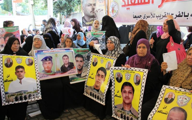 بالصور.. الأسرى يوحدون الفصائل الفلسطينية