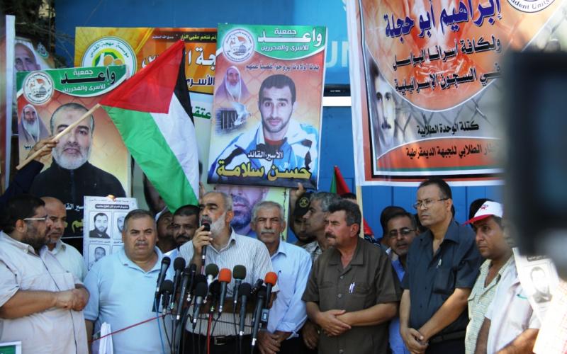 بالصور.. الأسرى يوحدون الفصائل الفلسطينية