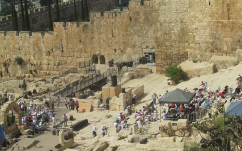 صور ..حفلات موسيقية بجوار جدران الأقصى