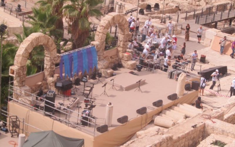 صور ..حفلات موسيقية بجوار جدران الأقصى
