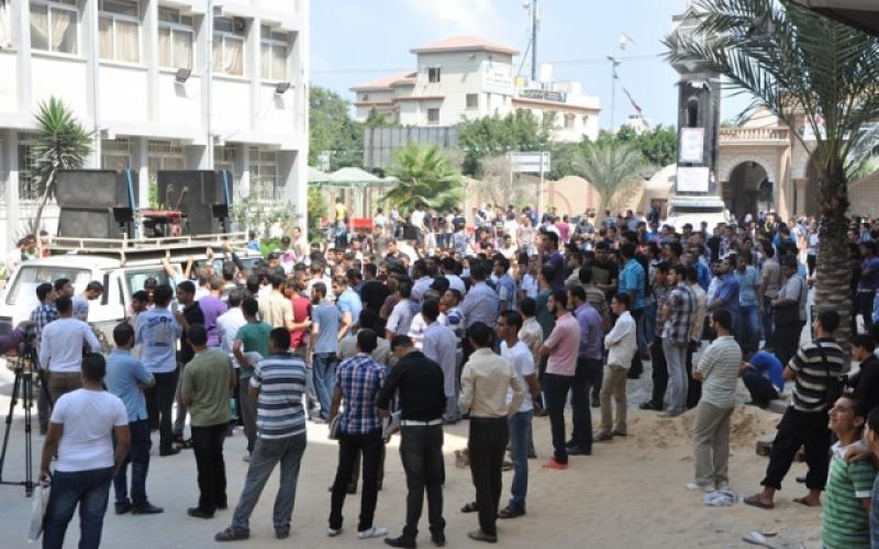 صور: طلبة الأزهر يحتجون ضد رفع الرسوم