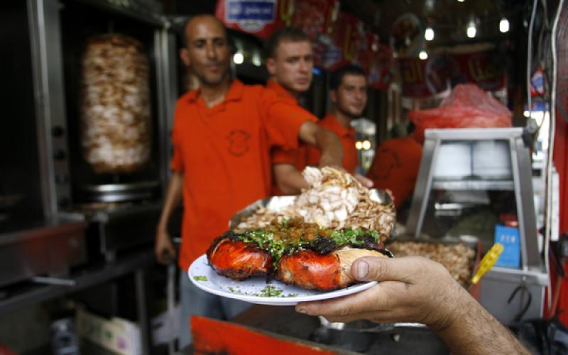 صور.. شاورما ومشاوي بغزة