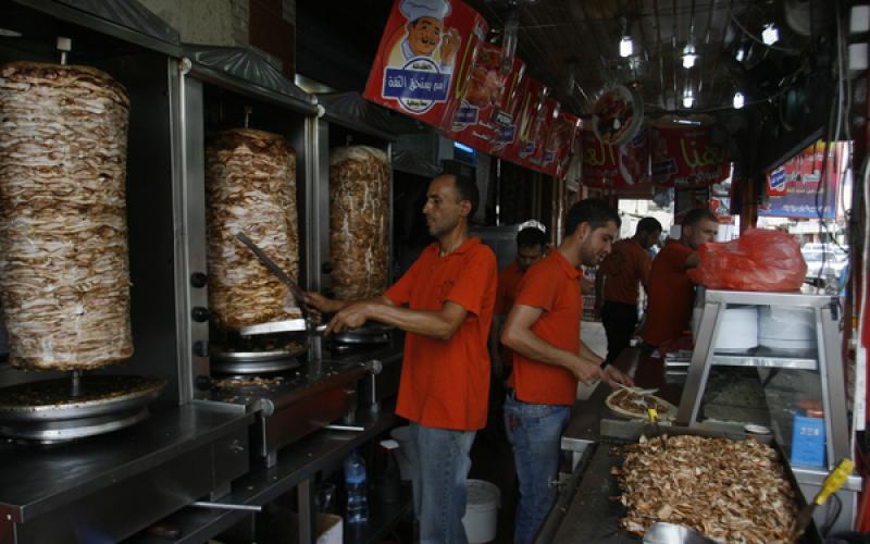 صور.. شاورما ومشاوي بغزة