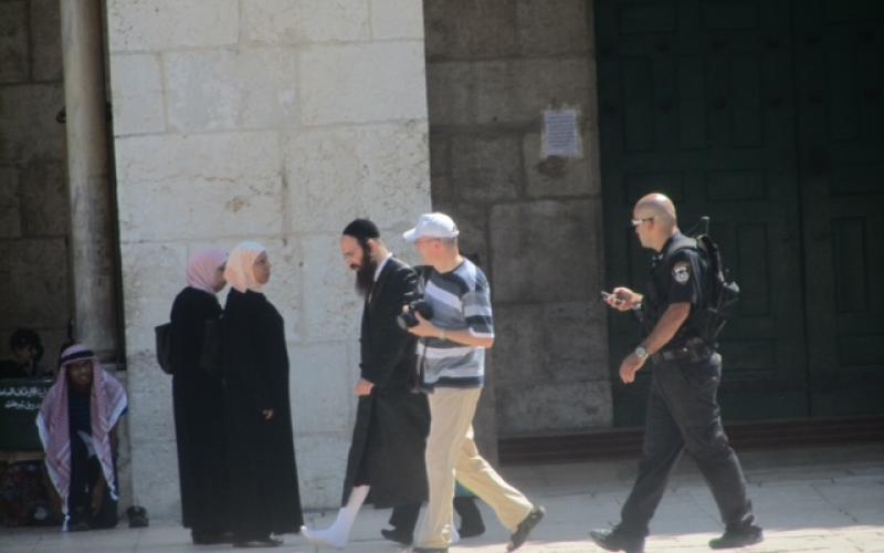 صور..مغتصبون يؤدون شعائر تلمودية بالأقصى