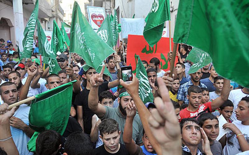 صور.. مسيرة لـ"حماس" في القدس نصرة للنبي