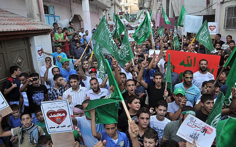صور.. مسيرة لـ"حماس" في القدس نصرة للنبي