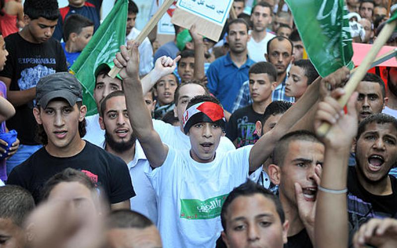 صور.. مسيرة لـ"حماس" في القدس نصرة للنبي
