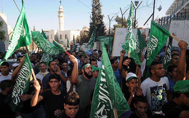 صور.. مسيرة لـ"حماس" في القدس نصرة للنبي