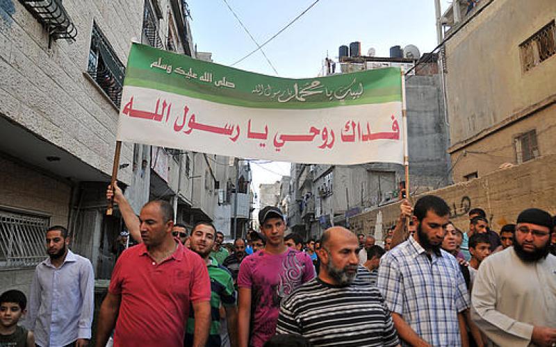 صور.. مسيرة لـ"حماس" في القدس نصرة للنبي