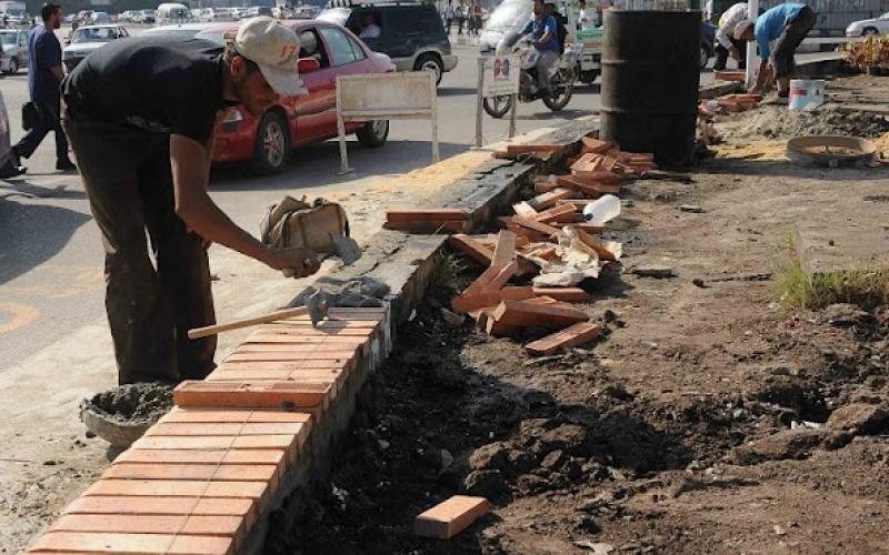 صور.. تجميل ميدان التحرير بالقاهرة