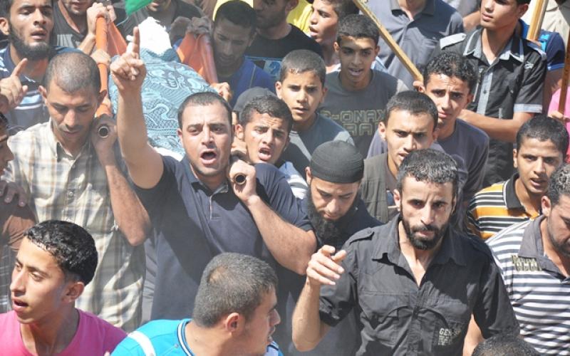 صور.. تشييع شهيدين ارتقيا أمس برفح