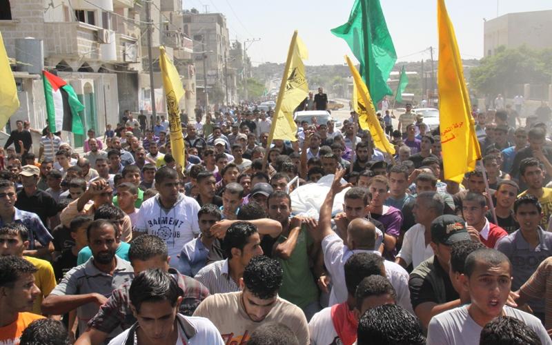 صور.. تشييع شهيدين ارتقيا أمس برفح