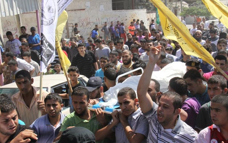 صور.. تشييع شهيدين ارتقيا أمس برفح