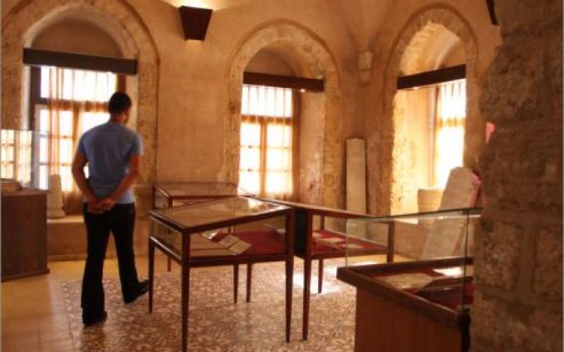 صور.. معرض المخطوطات التاريخية في غزة