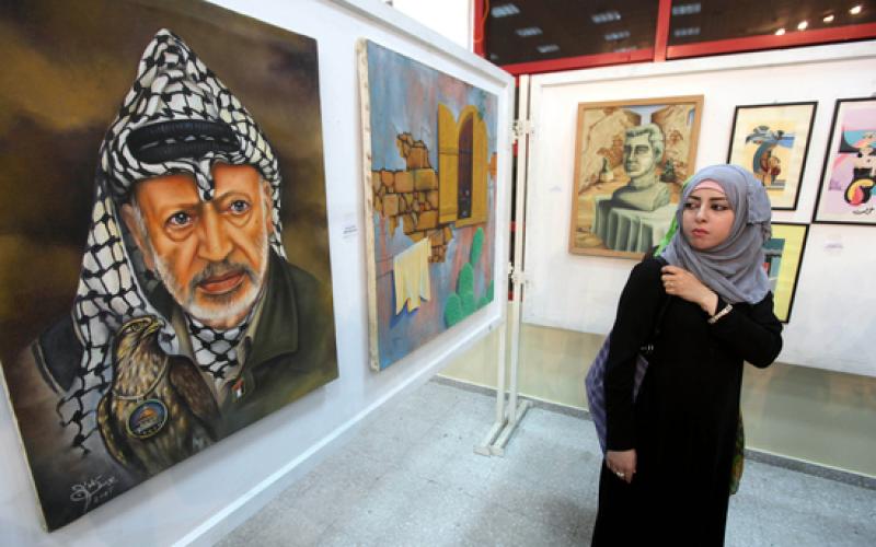 صور.. هواة وفنانون يفتتحون معرضاَ في غزة