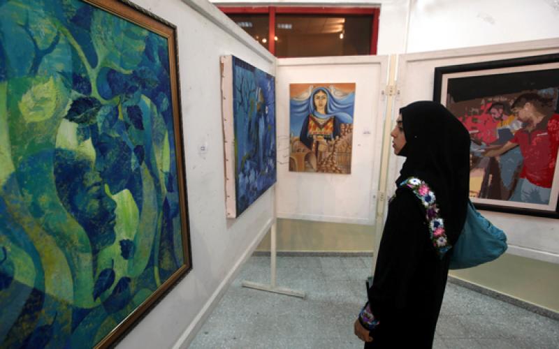 صور.. هواة وفنانون يفتتحون معرضاَ في غزة