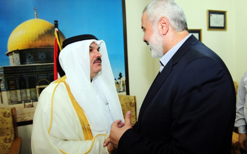 صور.. لقاء "هنية" مع الوفد القطري في غزة