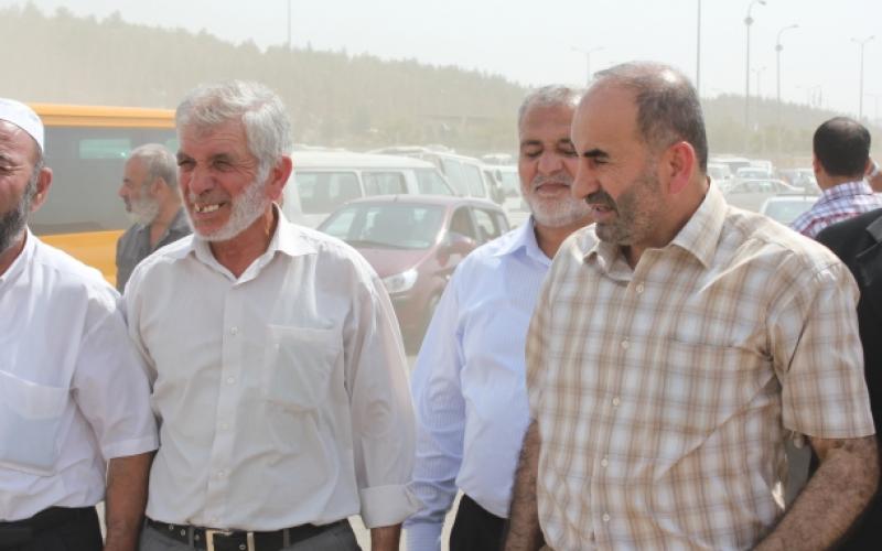 بالصور.. النائبان القاضي وزيدان يعانقان الحرية
