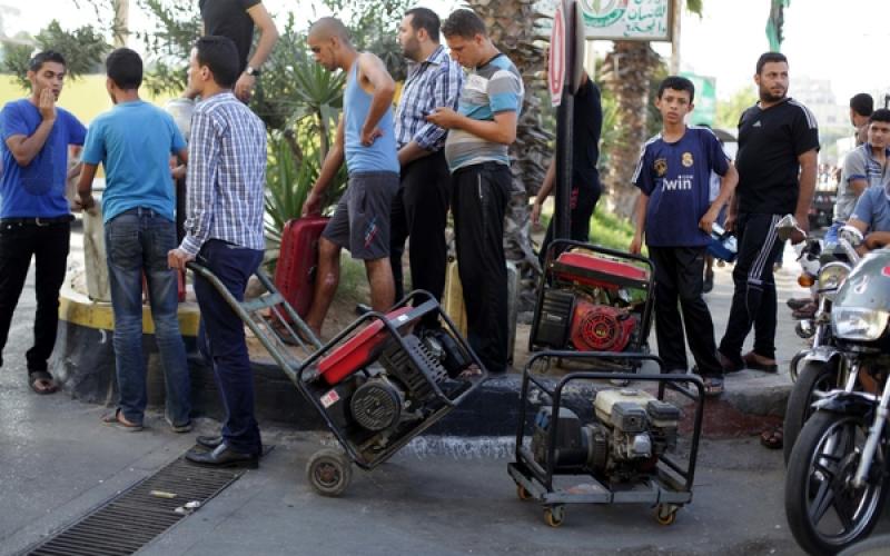 صور: أزمة الوقود تتفاقم في الشارع الغزي