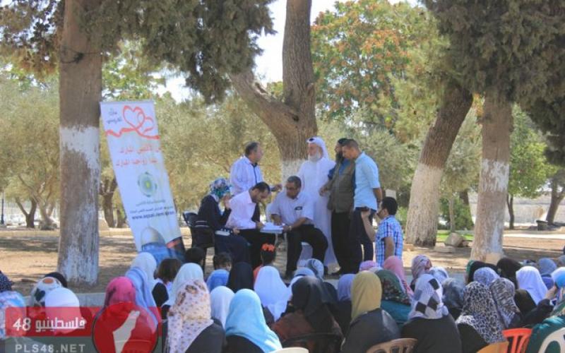 بالصور: إقبال على مشروع عقد القران بالأقصى