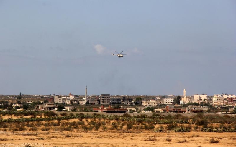 صور: طيران مصر يحلق فوق حدود رفح