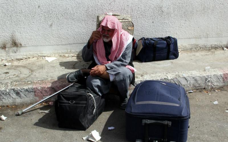 صور: معاناة الفلسطينيين على معبر رفح