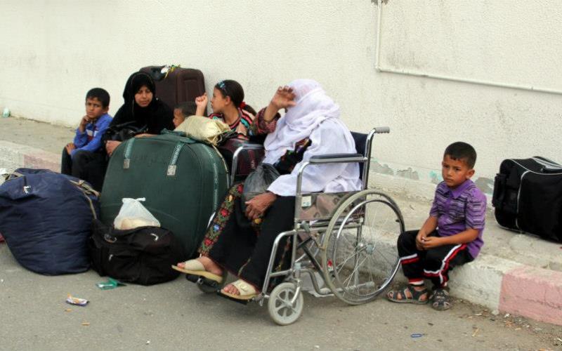 صور: معاناة الفلسطينيين على معبر رفح