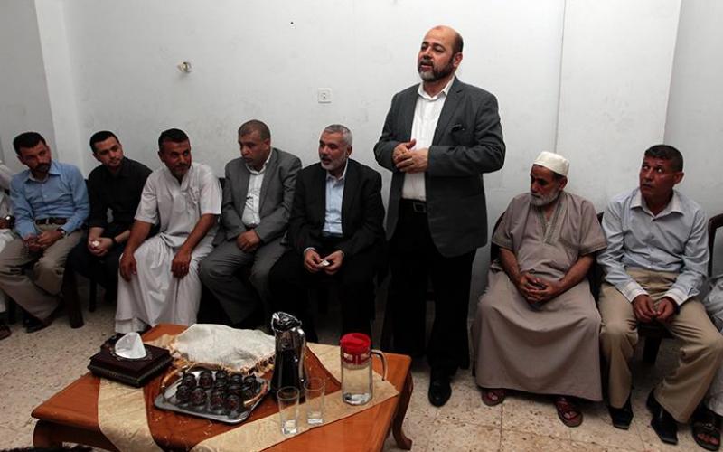 صور: هنية يزور عوائل الشهداء ويهنئ بالنصر