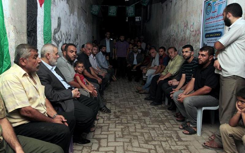 صور: هنية يزور عوائل الشهداء ويهنئ بالنصر