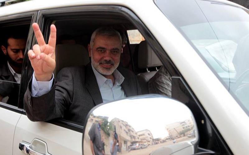 صور: هنية يزور عوائل الشهداء ويهنئ بالنصر