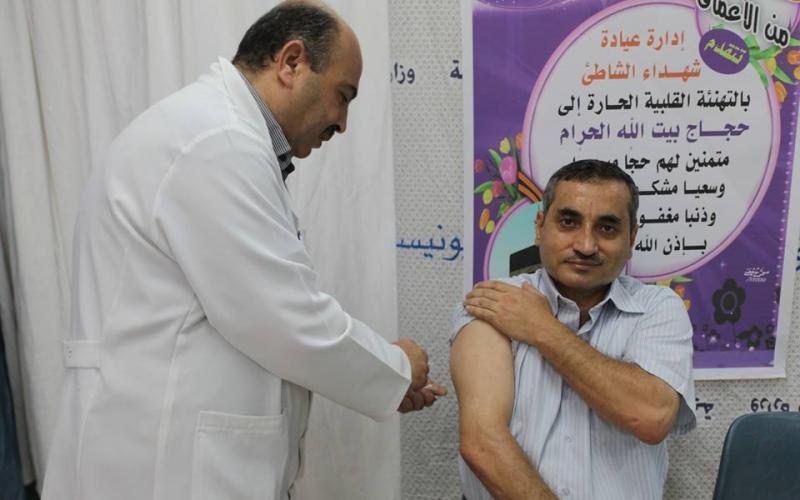 صور: بدء تطعيم حجاج بيت الله الحرام في غزة