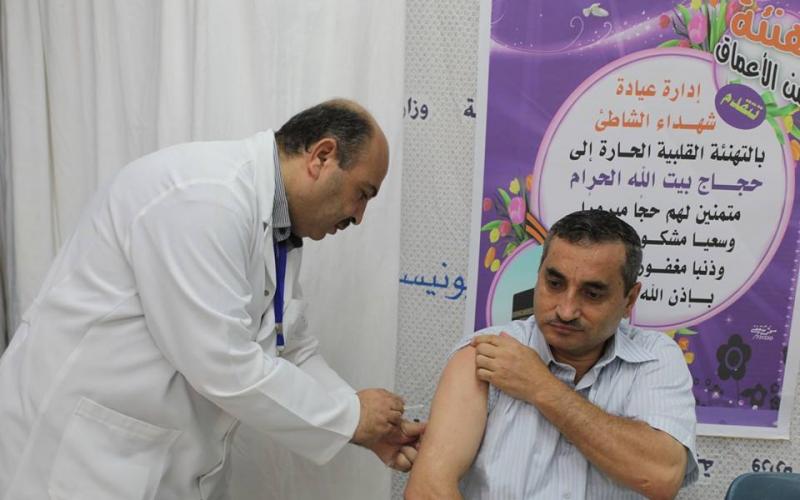 صور: بدء تطعيم حجاج بيت الله الحرام في غزة