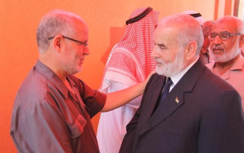 بالصور: زيارة "بحر" لعوائل الشهداء برفح