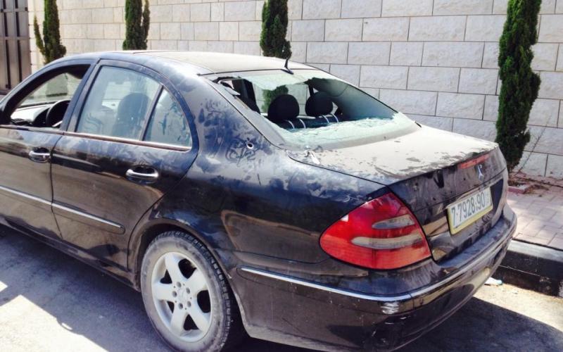 صور: خريشة يتفقد سيارته بعد محاولة اغتياله