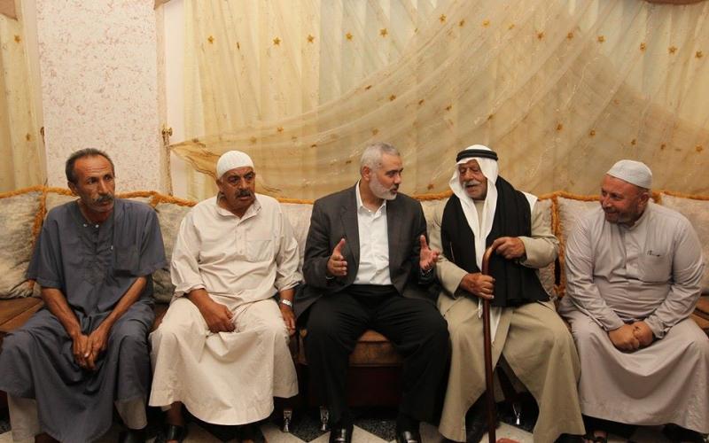 صور: هنية يؤدي واجب العزاء لعائلة "الريفي"