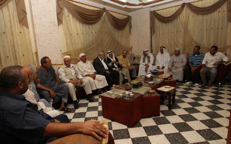 صور: هنية يؤدي واجب العزاء لعائلة "الريفي"