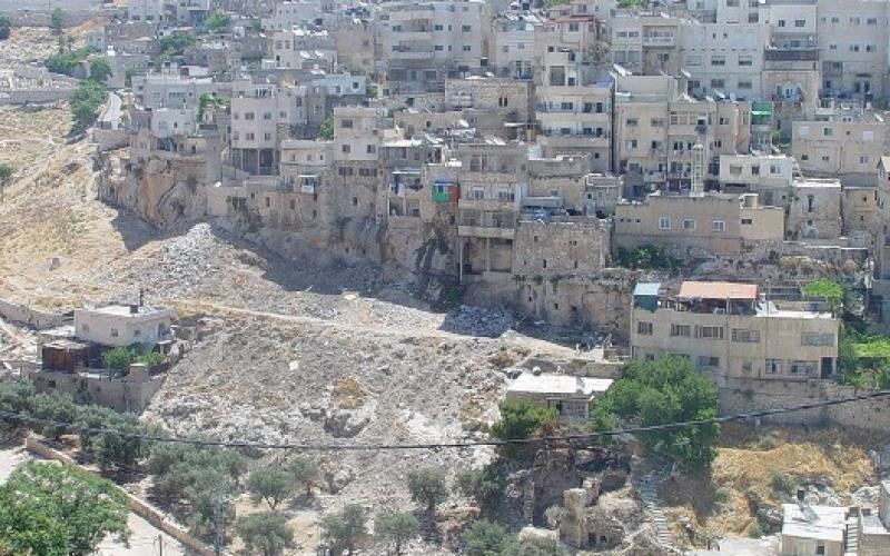 بالصور: الاحتلال يحوّل قنوات مياه بسلوان لمسارات تلمودية