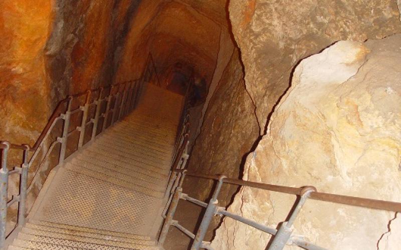 بالصور: الاحتلال يحوّل قنوات مياه بسلوان لمسارات تلمودية