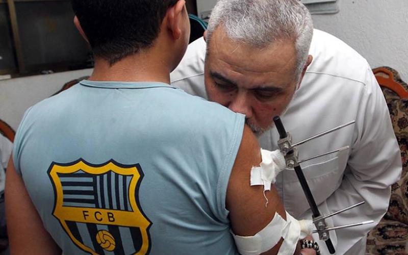 صور: هنية يؤدي واجب العزاء لعوائل الشهداء