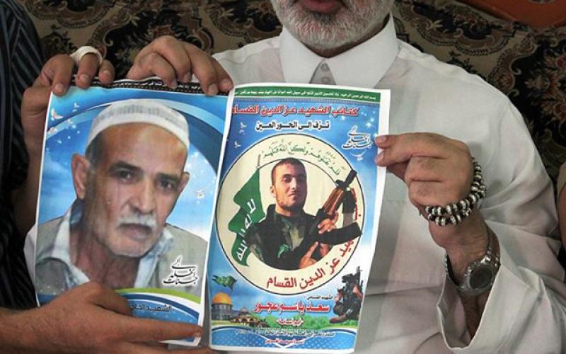 صور: هنية يؤدي واجب العزاء لعوائل الشهداء